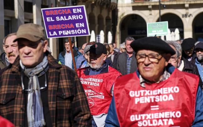 Manifestación del Movimiento de Pensionistas de Nafarroa para la revalorización de las pensiones conforme al IPC