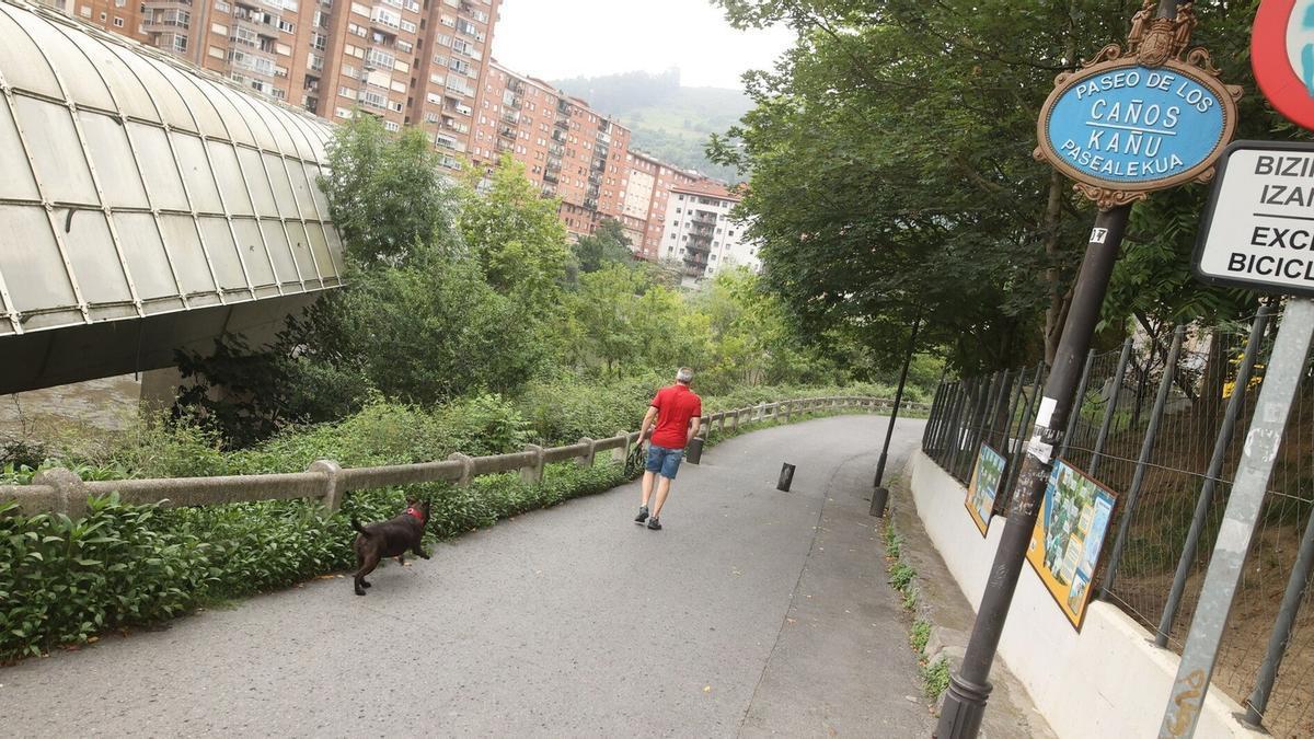 Se sustituirá la barandilla entre la Ikastola Abusu y el puente de Miraflores.