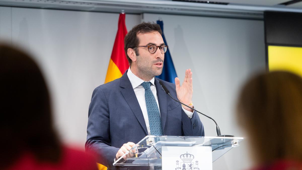 El ministro de Economía, Comercio y Empresa, Carlos Cuerpo, durante una rueda de prensa.