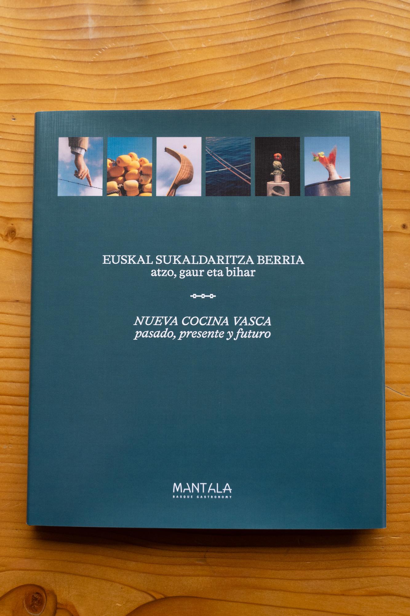 Libro editado con motivo de la efeméride.