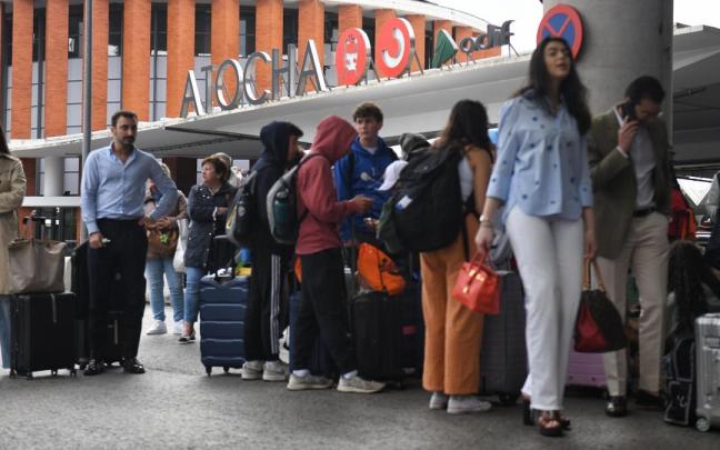 Los trenes desde Madrid a Andalucía se reanudan progresivamente tras el robo de cable / EP Los trenes desde Madrid a Andalucía se reanudan progresivamente tras el robo de cable
