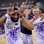 Hillary, Font y Frey celebraron de esta guisa el triunfo en Granada. / ACB PHOTO/ F.RODRÍGUEZ