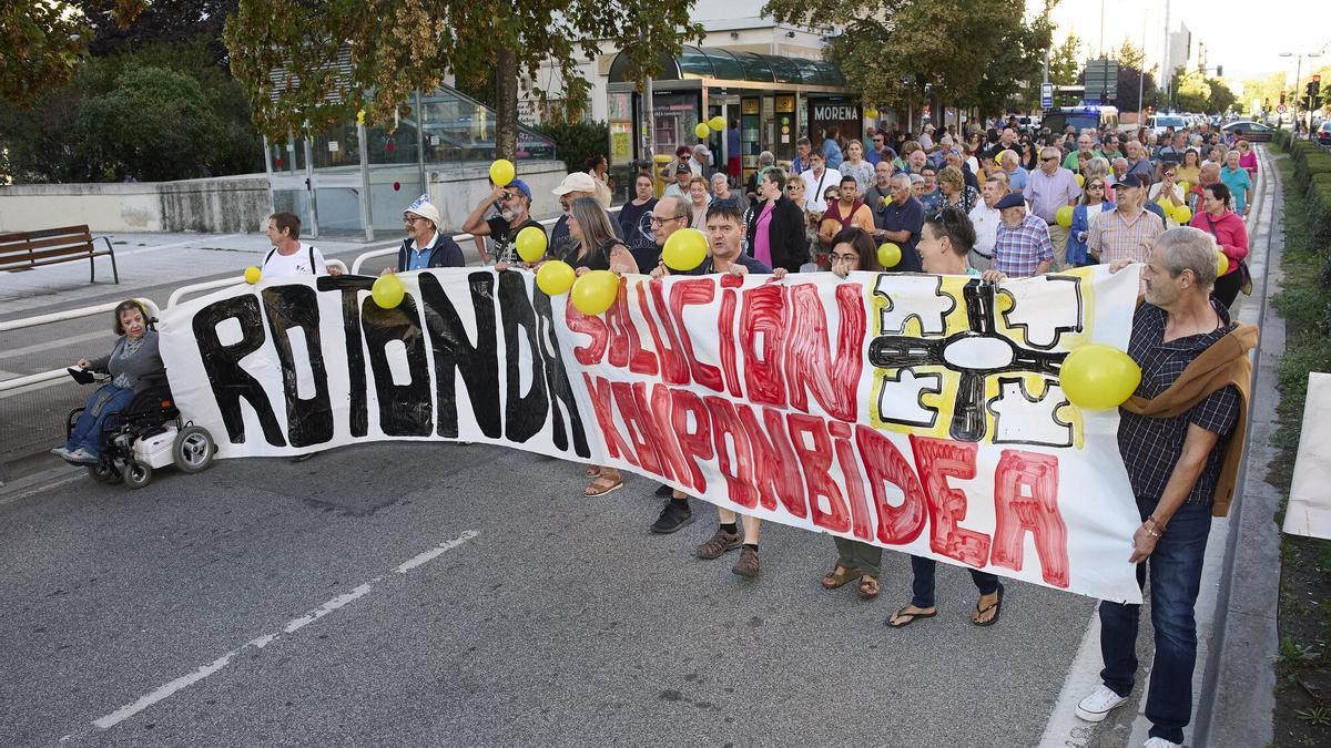 El vecindario de San Jorge vuelve a pedir una solución a la rotonda
