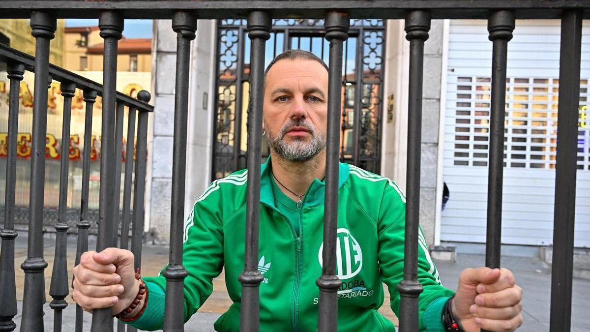 Federico Giuliani, en la imagen posando en el Casco Viejo de Bilbao, permanecerá en Euskadi hasta Navidades