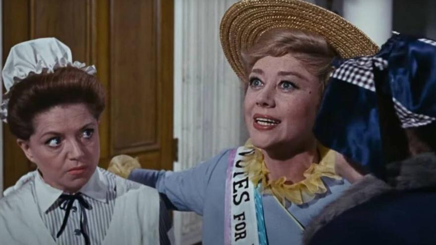 La fallecida actriz Glynis Johns en una escena de Mary Poppins