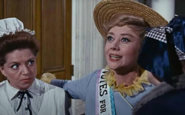 La fallecida actriz Glynis Johns en una escena de Mary Poppins