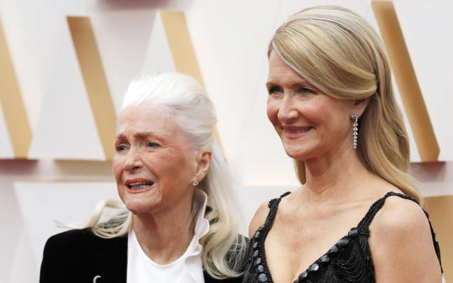 Diane Ladd, a la izquierda, junto a su hija, la también actriz Laura Dern.
