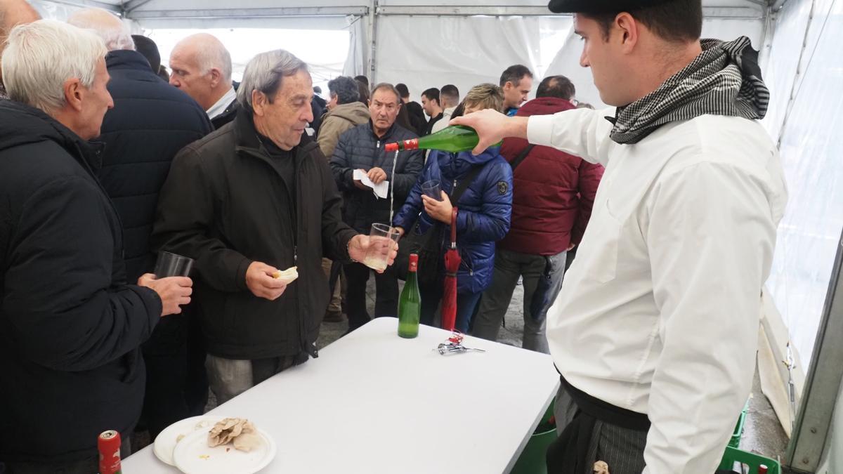 La sidra volverá a ser uno de los grandes referentes de la popular feria de Mendaro.