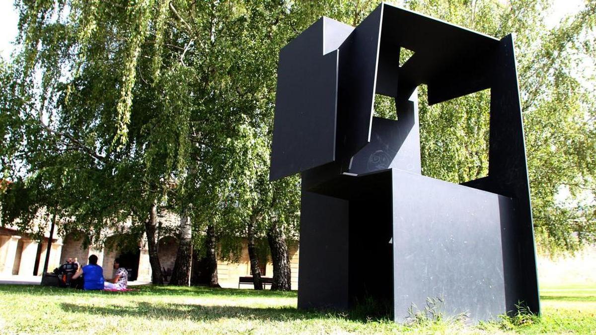 'Escultura retrato de un gudari llamado Odiseo'.