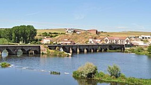 El río Tormes, a su paso por la localidad de Alba de Tormes / Wikipedia El río Tormes, a su paso por la localidad de Alba de Tormes