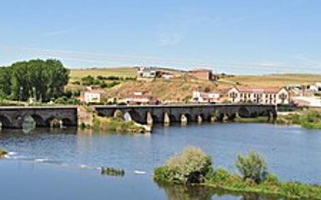 El río Tormes, a su paso por la localidad de Alba de Tormes / Wikipedia El río Tormes, a su paso por la localidad de Alba de Tormes
