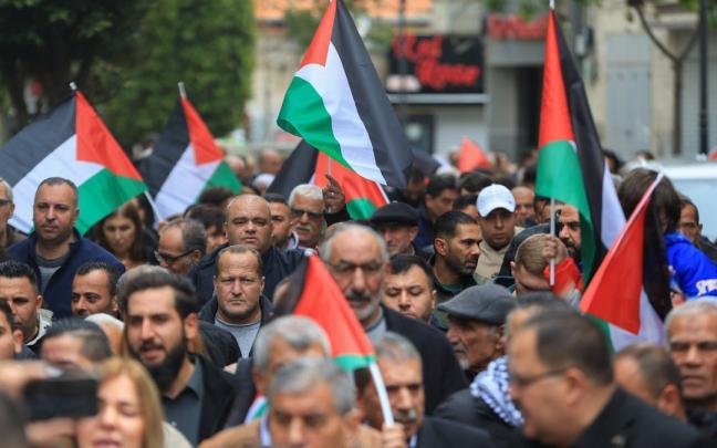 Protesta en Ramala contra la ley que establece la pena de muerte por horca para palestinos acusados por Israel de terrorismo.