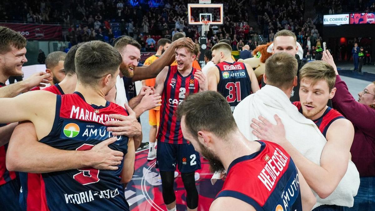 En imágenes: triunfo absoluto del Baskonia frente al Valencia