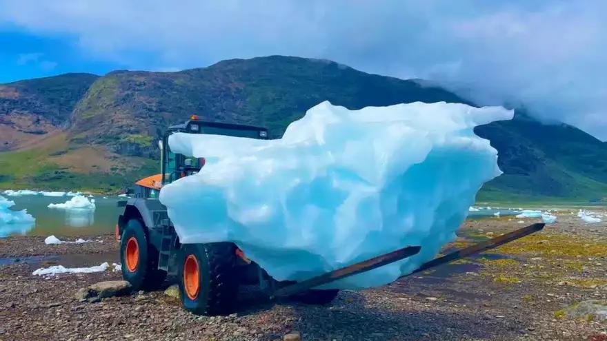 El trozo de hielo pesaba 15.000 kilos cuando salió de Groenlandia.