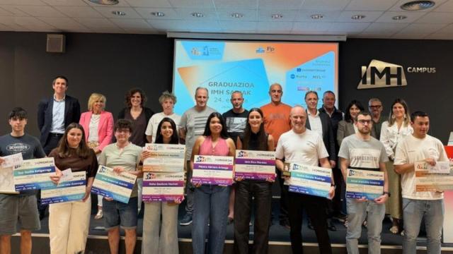 Los premios prueban con los diplomas que recibiercon como reconocimiento a su trabajo y su compromiso con la formación.