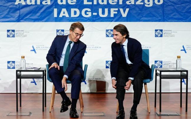 Aznar y Feijóo durante el acto en el que han participado este jueves.