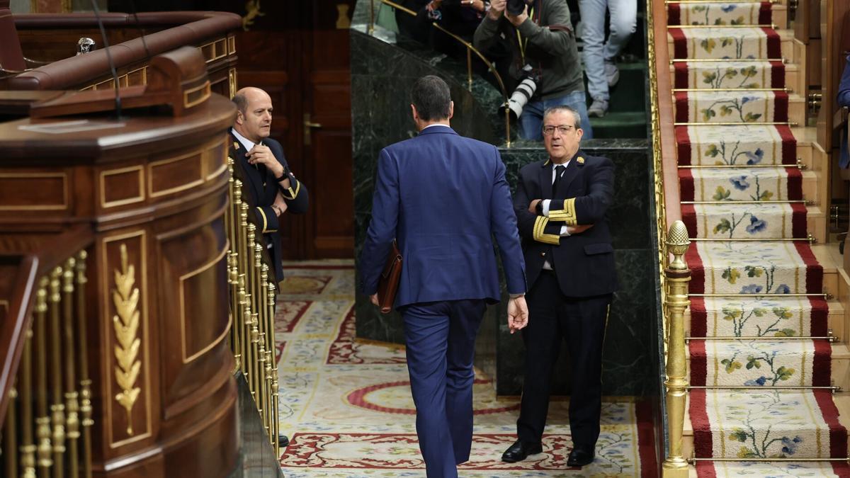 Pedro Sánchez, ayer tras abandonar el Congreso de los Diputados