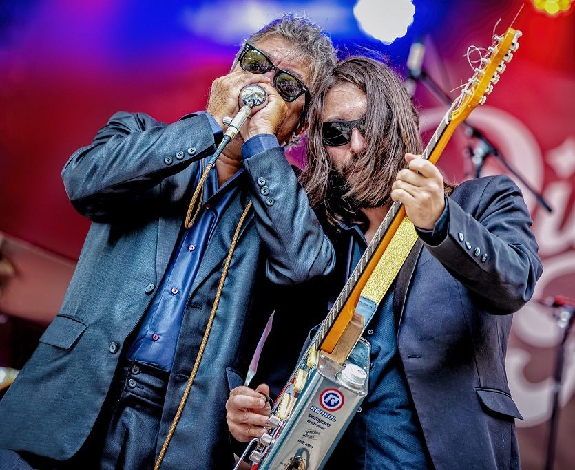 Mingo& Sanpa Blues Blast durante una actuación.