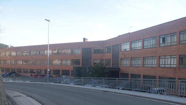 Para la compra del antiguo colegio La Merced se reservan tres millones de euros. Se proyecta un modelo de vivienda intergeneracional.