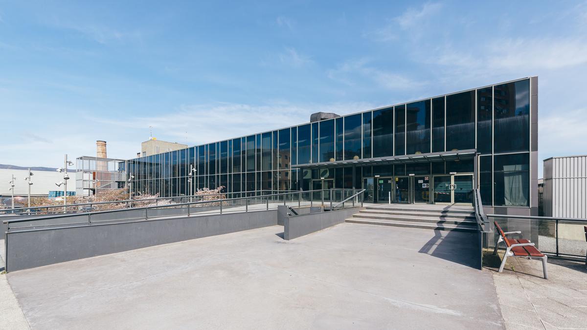 Foto del exterior del polideportivo Azken Portu de Irun.