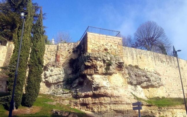 Imagen de parte de la muralla de Salamanca.