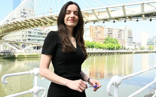 María Senovilla ofreció una conferencia sobre fotógrafas y reporteras de guerra en Bilbao.