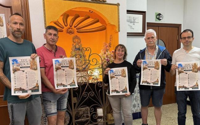 Miembros de Semblante Andaluz y del Ayuntamiento.