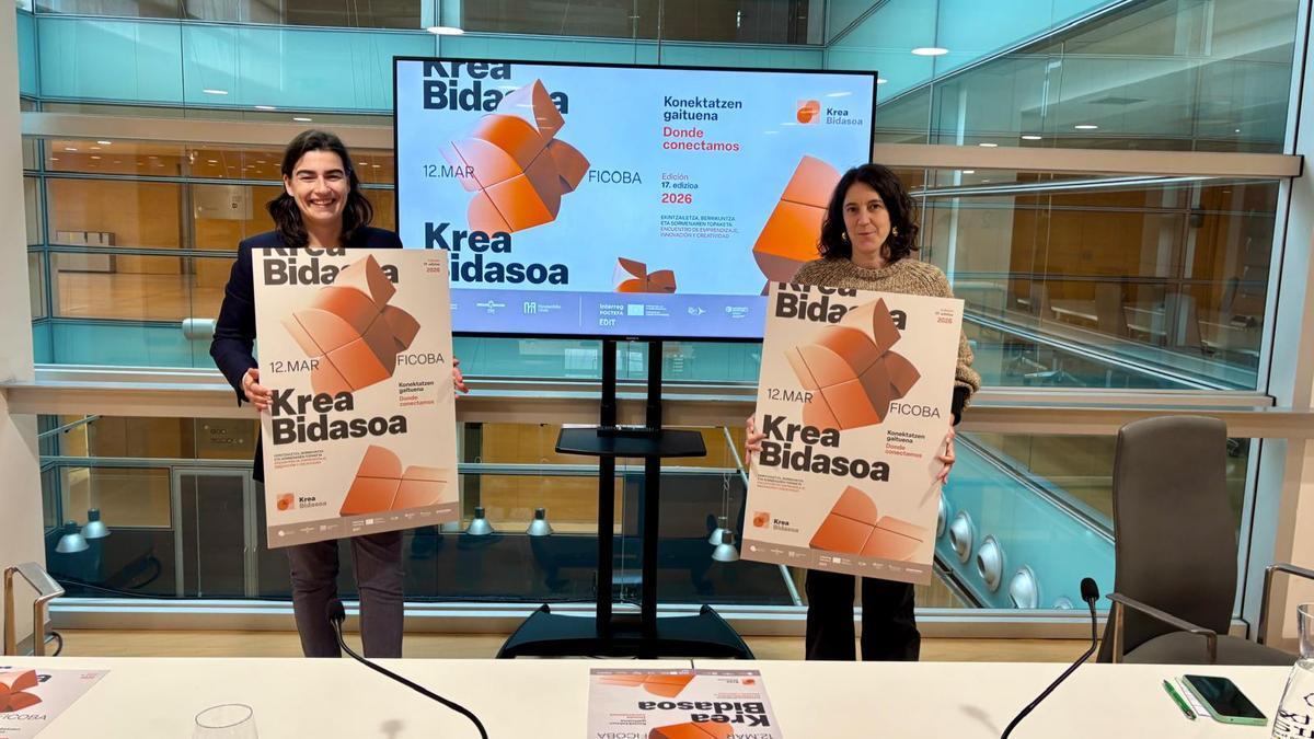 Nuria Alzaga y Estitxu Urtizberea, presidenta y vicepresidenta, respectivamente, de Bidasoa Activa, han presentado esta mañana la nueva edición de Krea Bidasoa.