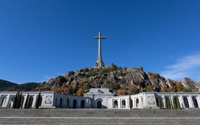 Foto de archivo del complejo monumental del Valle de los Caídos en San Lorenzo de El Escorial, Madrid. Foto de archivo del complejo monumental del Valle de los Caídos en San Lorenzo de El Escorial, Madrid.