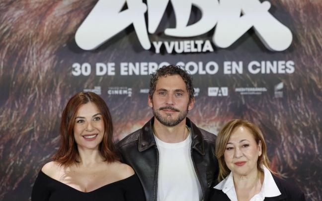 Carmen Machi, Miren Ibarguren y Paco León, durante la presentación.