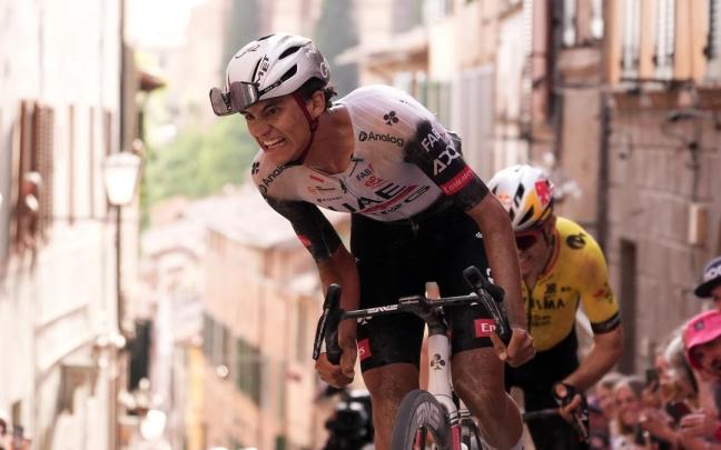 Del Toro, espectacular en Siena, es el nuevo líder del Giro