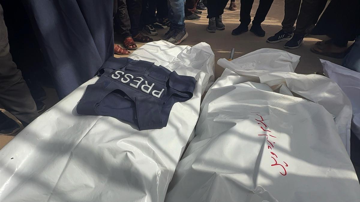 Un periodista y su familia asesinados en Gaza.