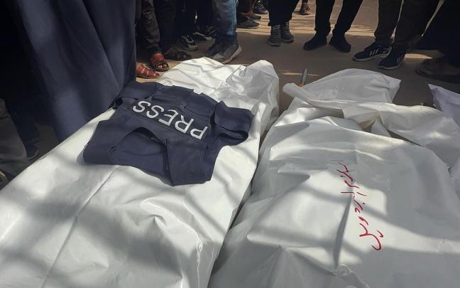 Un periodista y su familia asesinados en Gaza.