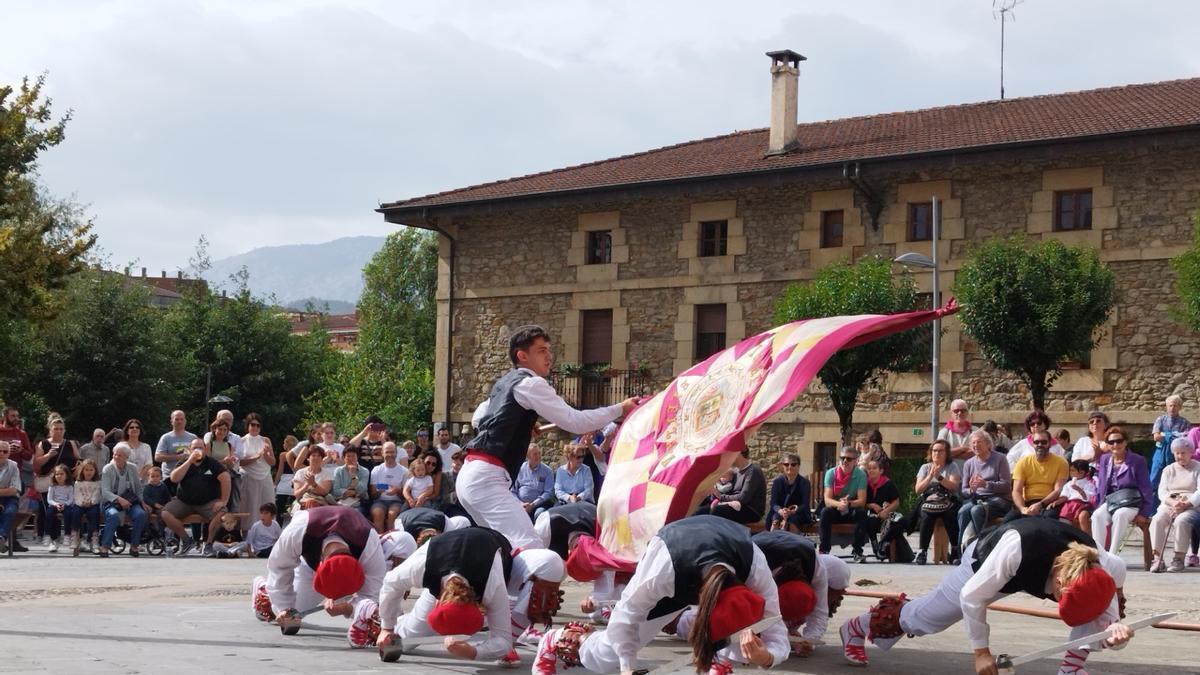 Los dantzaris de Iurreta volverán a la plaza