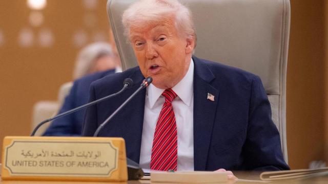 Trump dice que se verá con Putin "tan pronto como lo podamos organizar". / Saudi Press Agency Trump dice que se verá con Putin "tan pronto como lo podamos organizar".