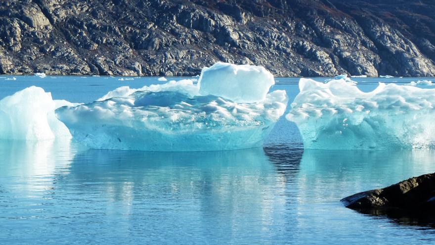 Unos icebergs desprendidos de los glaciares de Groenlandia.
