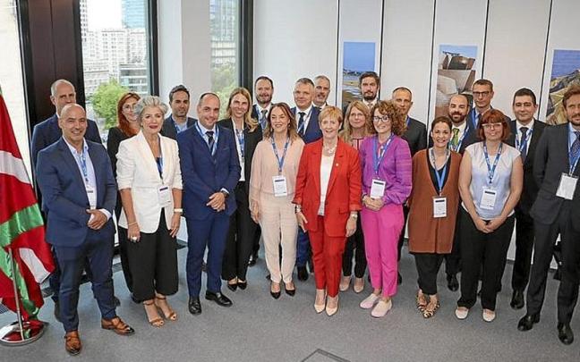 Arantxa Tapia, en la reunión con las empresas en Varsovia. | FOTO: N.G.