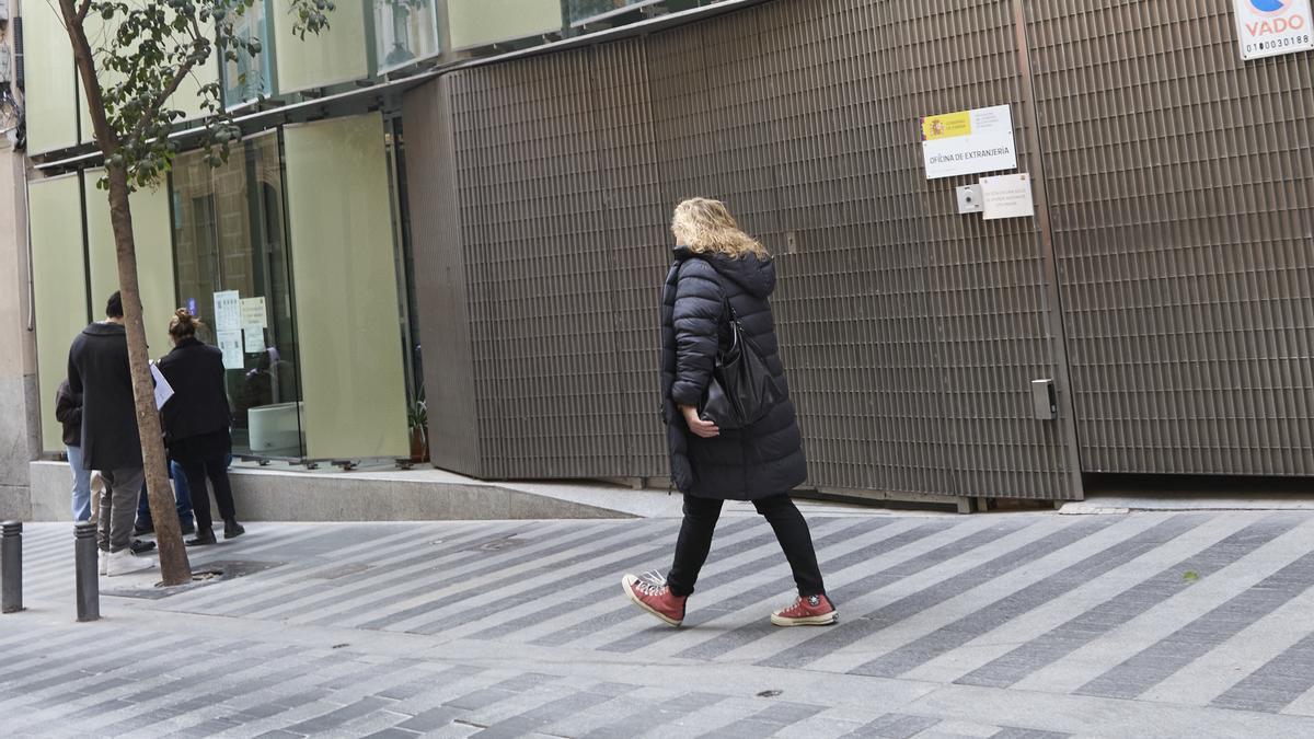 Fachada de la Oficina de Extranjería en Madrid
