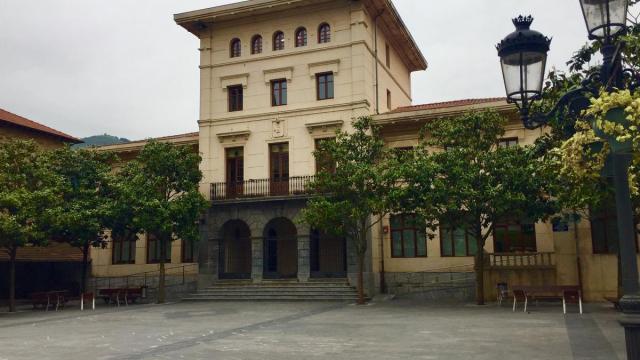 El Ayuntamiento de Ugao-Miraballes aprueba el Plan Aroa con estrategias y compromisos a favor del euskera