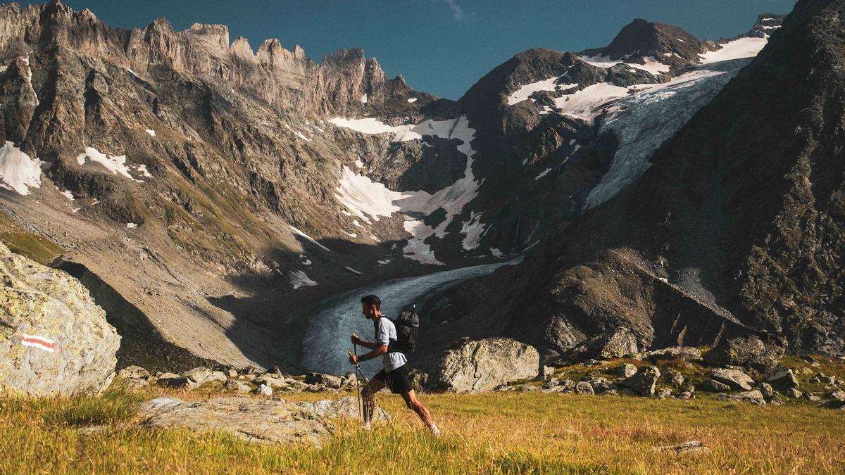 Kilian Jornet en el Grand Combin de Suiza, en el proyecto 'Alpine Connections'.