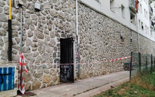 El sótano donde se ha producido el fuego en el bloque de viviendas número 12 de la calle San Josepe.