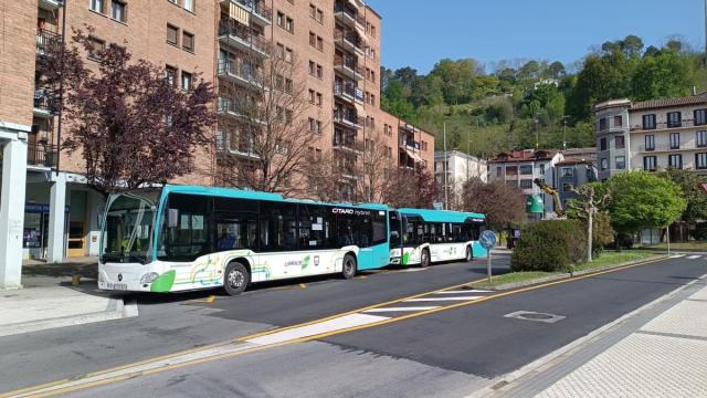 Autobuses en la parada de San Pedro