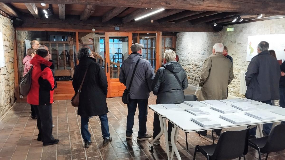 Visita guiada a la exposición sobre el PGOU.