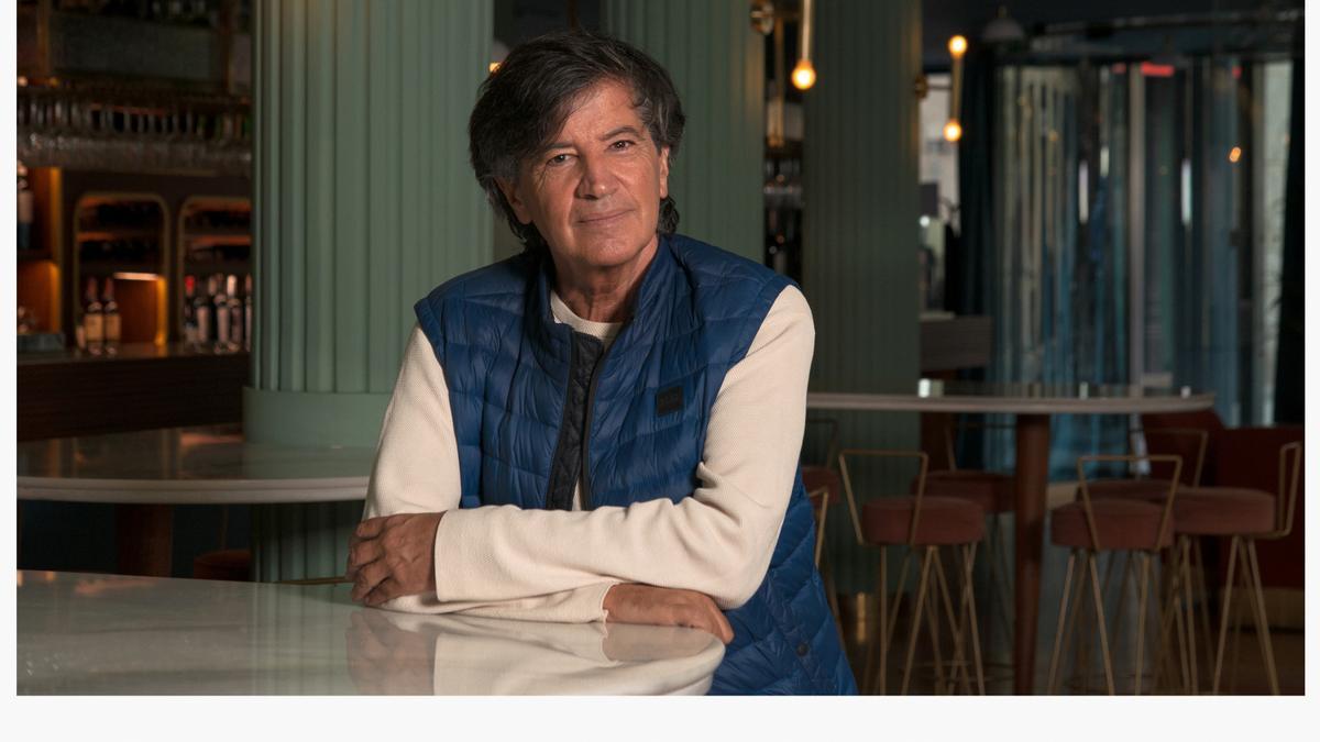 Carlos López-Otín ha publicado ‘La levedad de las libélulas’, un libro “para aprender, disfrutar y pensar”.