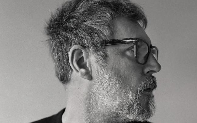 El cantautor gallego edita ‘Trinchera Pop’, su nuevo disco.