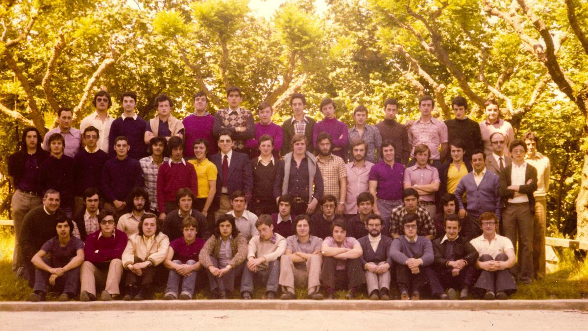 Foto de la promoción del curso 1974-75 de la Escuela Profesional La Salle de Irun.