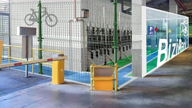 64 bizikletarentzako aparkaleku segurua izango du Portugaletek Pando Aisian. 64 bizikletarentzako aparkaleku segurua izango du Portugaletek Pando Aisian.