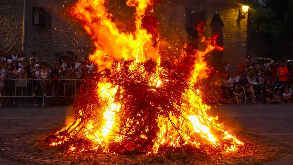 Las altas temperaturas hacen que las hogueras de San Juan hayan pasado a ser consideradas como un elemento de riesgo este 23 de junio.
