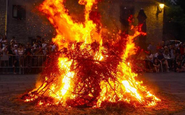 Las altas temperaturas hacen que las hogueras de San Juan hayan pasado a ser consideradas como un elemento de riesgo este 23 de junio.