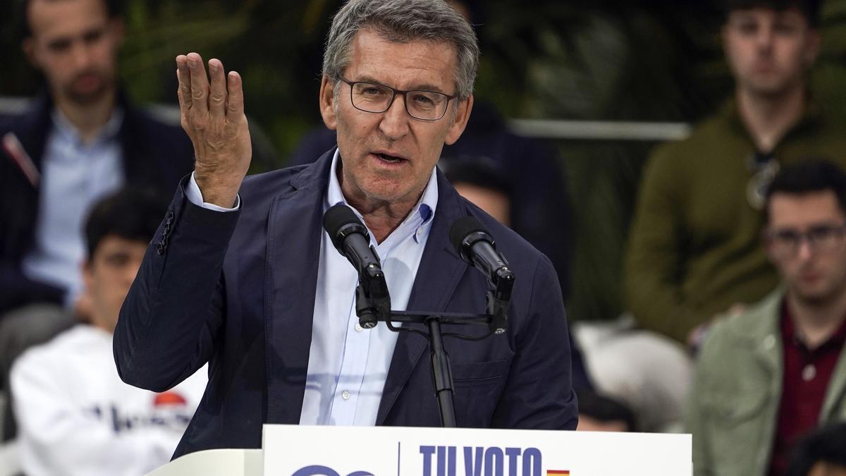 Feijóo, durante el acto electoral en Gijón.